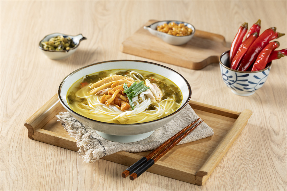 酸辣鸡汤米线