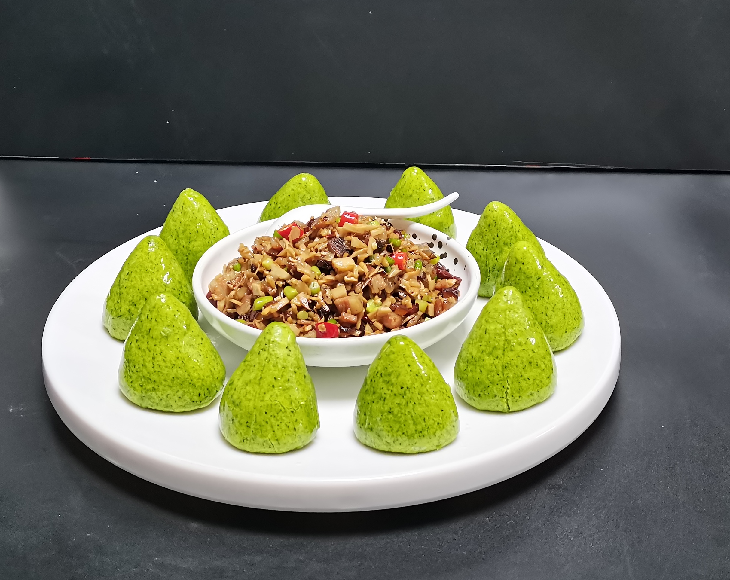 野菜窝窝头配小炒笋肉