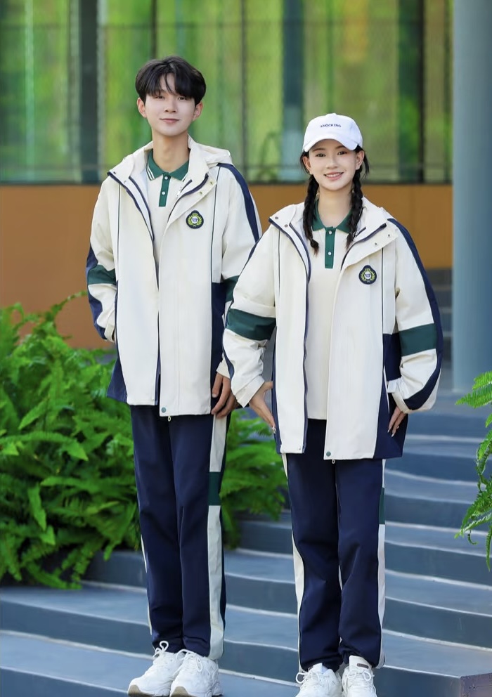 校服冲锋衣